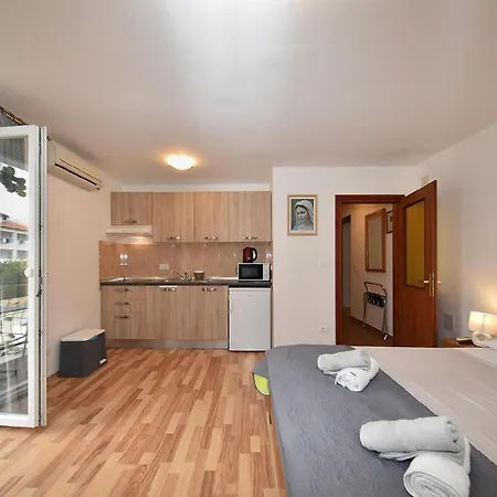 Fuer 2 Personen Ca 27 Qm In Rovinj, Istrien Istrische Riviera Apartment *